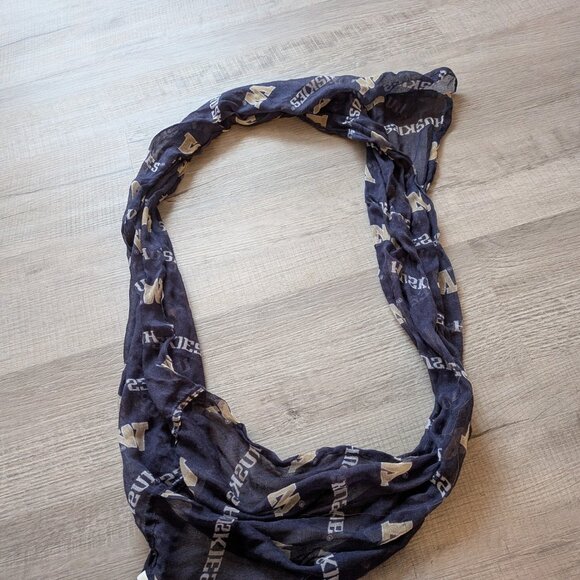 Huskies Sheer Infinity Neck Scarf Spring Fall NEW NCAA - Purple - Picture 3 of 4